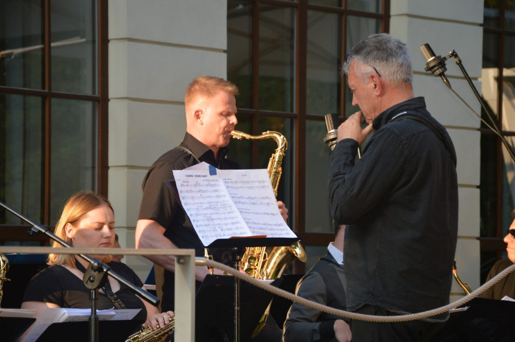 Big Band dał koncert wśród parkowych drzew [wideo, zdjęcia]