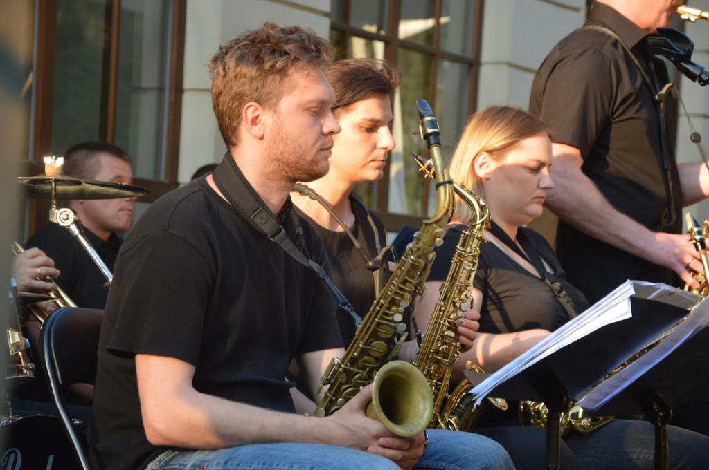 Big Band dał koncert wśród parkowych drzew [wideo, zdjęcia]