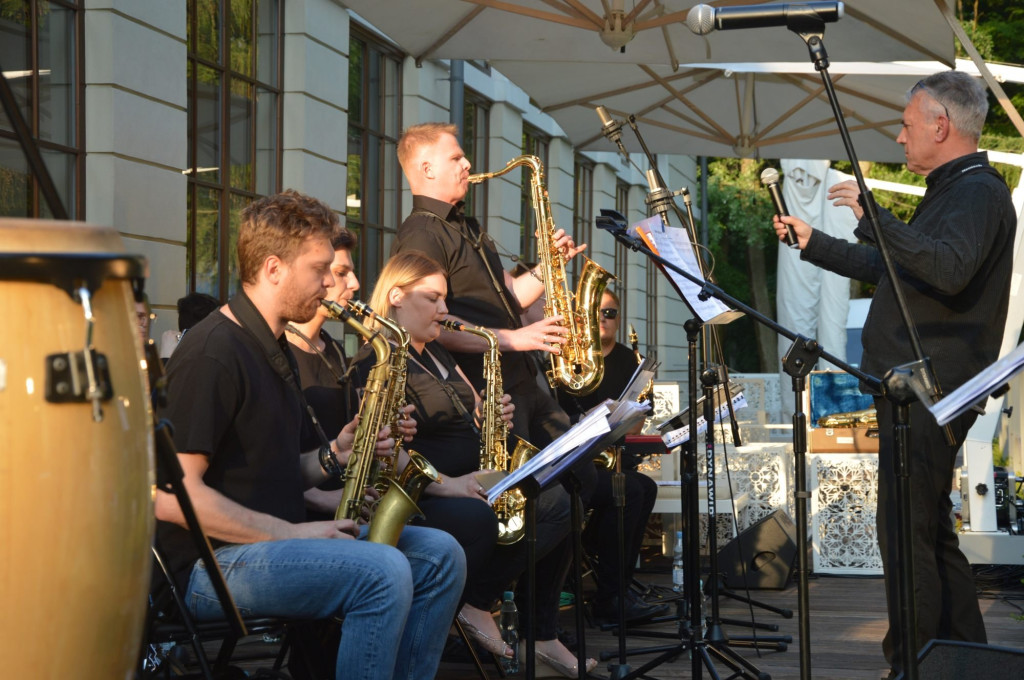 Big Band dał koncert wśród parkowych drzew [wideo, zdjęcia]