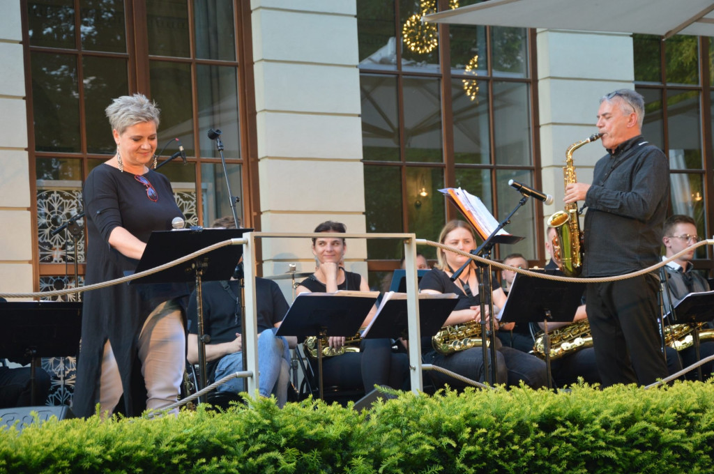 Big Band dał koncert wśród parkowych drzew [wideo, zdjęcia]