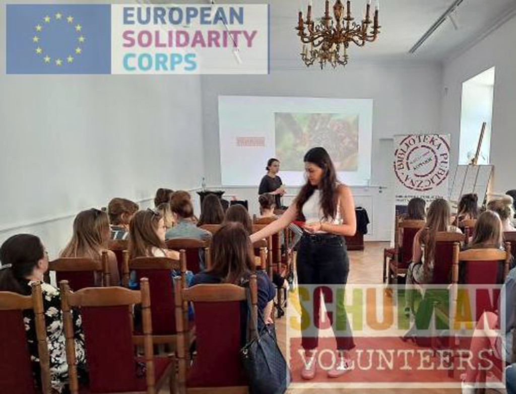 Wolontariuszki z Rumunii i Gruzji edukowały młodzież [zdjęcia]