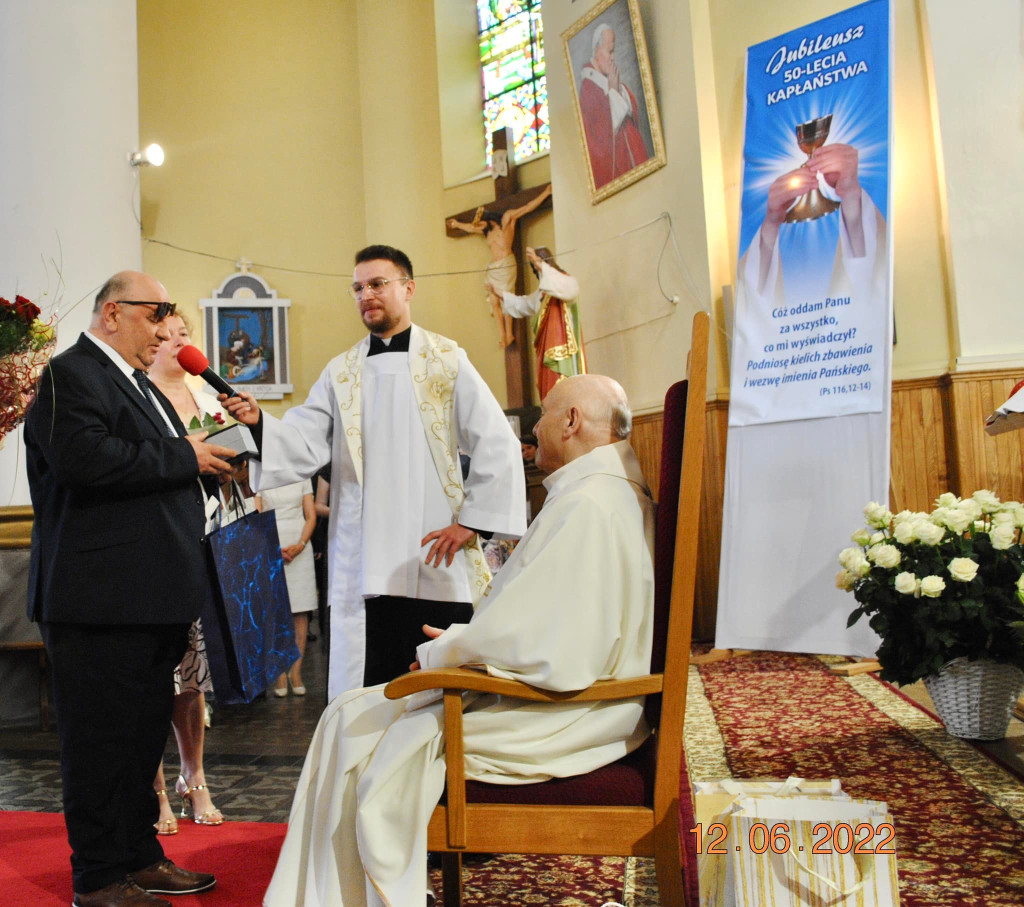Jubileusz 50-lecia posługi kapłańskiej proboszcza z Fałkowa [zdjęcia]