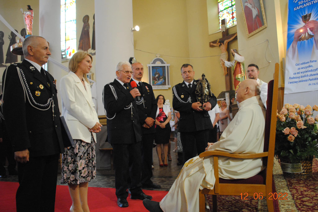 Jubileusz 50-lecia posługi kapłańskiej proboszcza z Fałkowa [zdjęcia]