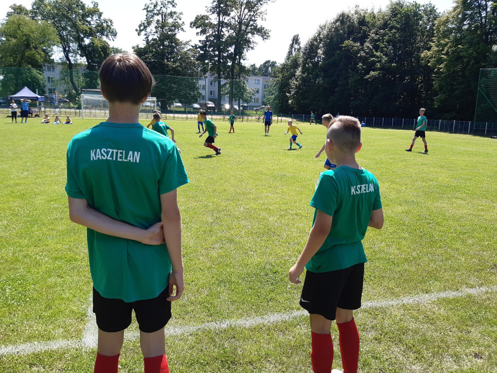 Najmłodsi piłkarze rywalizowali w Fałkowie! [zdjęcia]
