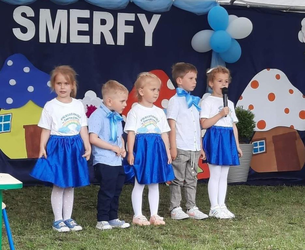 Widowisko `Smerfy` i inne atrakcje w Przedszkolu w Smykowie [zdjęcia]