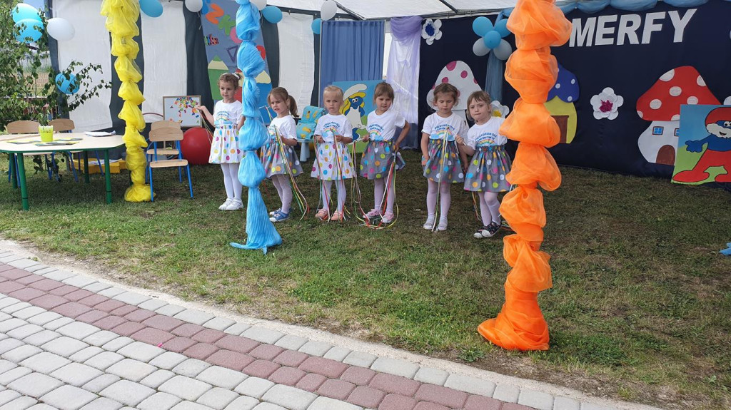 Widowisko `Smerfy` i inne atrakcje w Przedszkolu w Smykowie [zdjęcia]