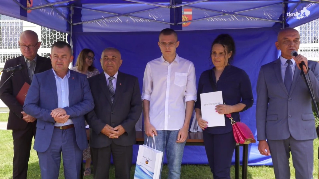 Starosta nagrodził najlepszych uczniów! [wideo, zdjęcia]