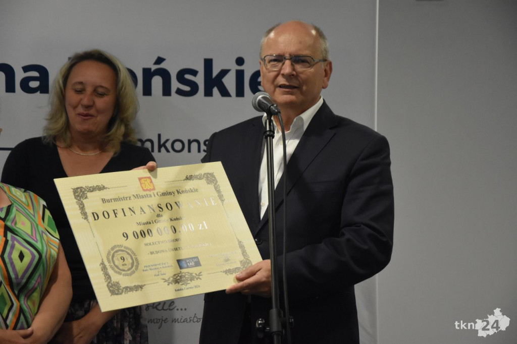 Wielki projekt rewitalizacji wsi koneckiej. Sołectwa otrzymały promesy! [wideo, zdjęcia]