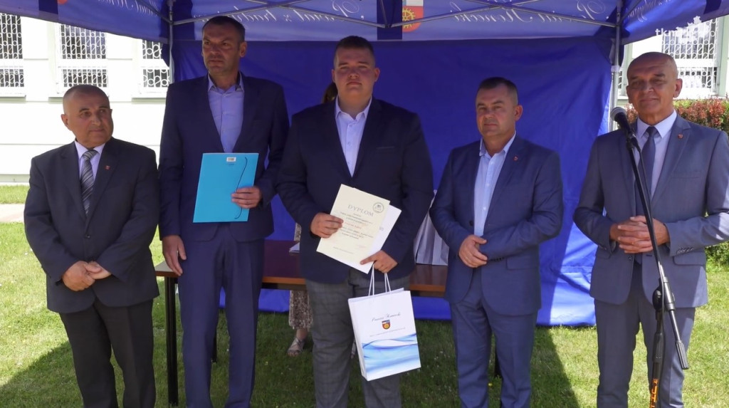 Starosta nagrodził najlepszych uczniów! [wideo, zdjęcia]