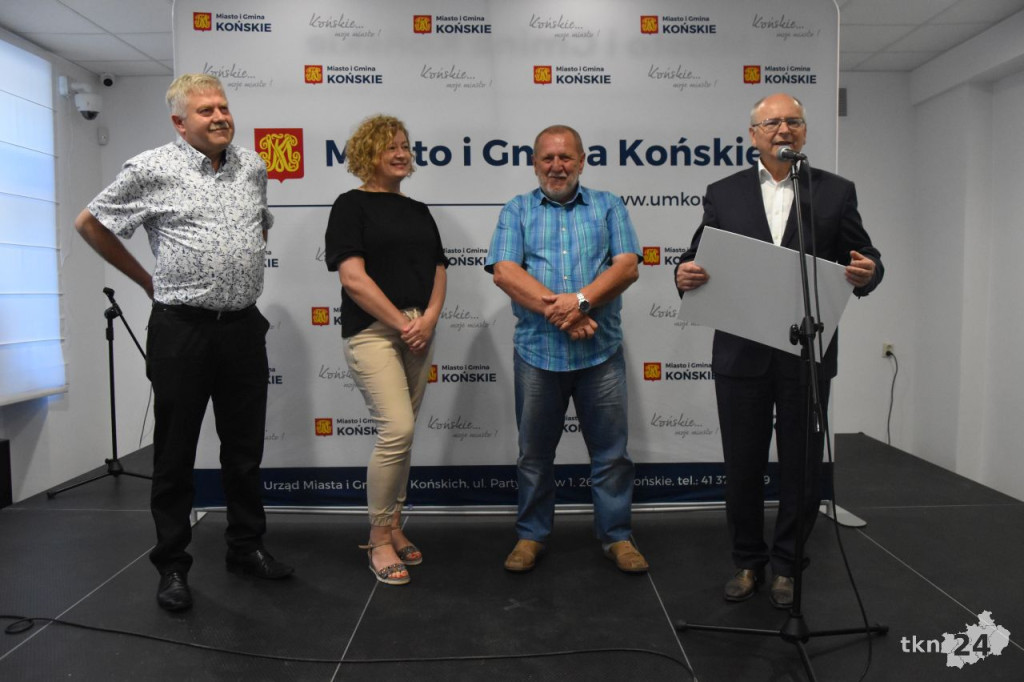 Wielki projekt rewitalizacji wsi koneckiej. Sołectwa otrzymały promesy! [wideo, zdjęcia]