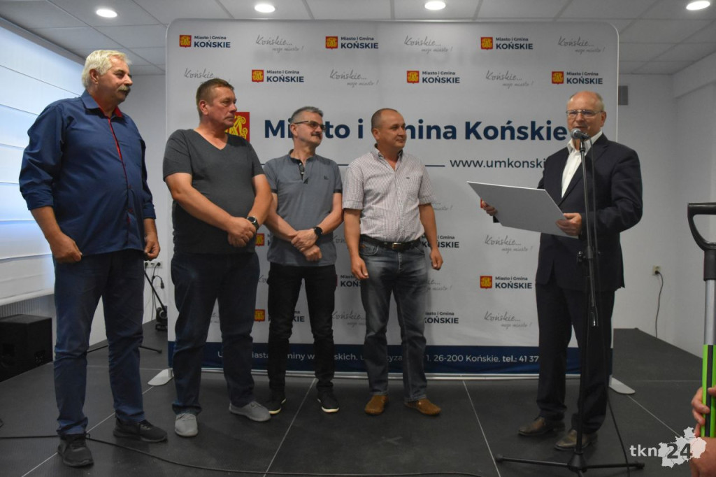 Wielki projekt rewitalizacji wsi koneckiej. Sołectwa otrzymały promesy! [wideo, zdjęcia]
