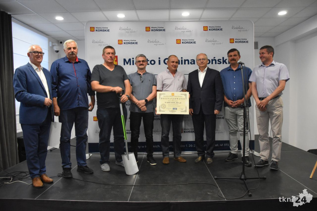 Wielki projekt rewitalizacji wsi koneckiej. Sołectwa otrzymały promesy! [wideo, zdjęcia]