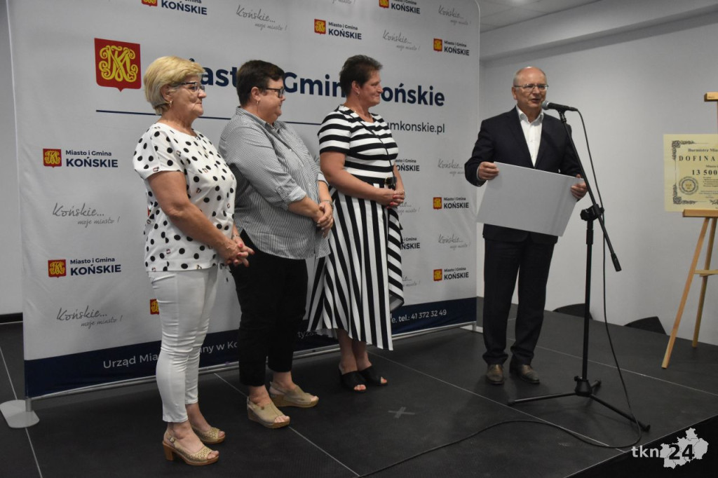 Wielki projekt rewitalizacji wsi koneckiej. Sołectwa otrzymały promesy! [wideo, zdjęcia]