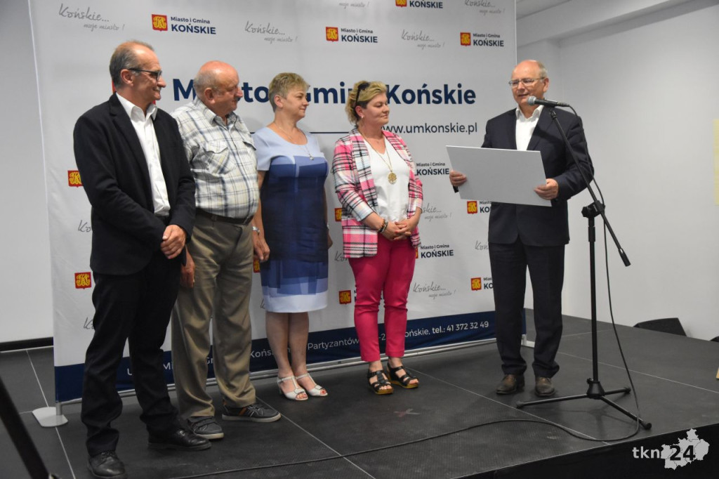 Wielki projekt rewitalizacji wsi koneckiej. Sołectwa otrzymały promesy! [wideo, zdjęcia]