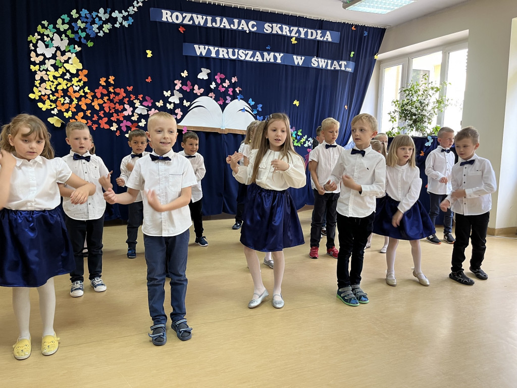 Przedszkolaki z dwójki na Dzień Taty i zakończenie roku szkolnego [fotorelacja]