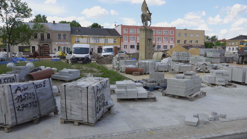 Remont ulic w centrum Końskich zbliża się do końca! Trwają ostatnie prace [wideo, zdjęcia]