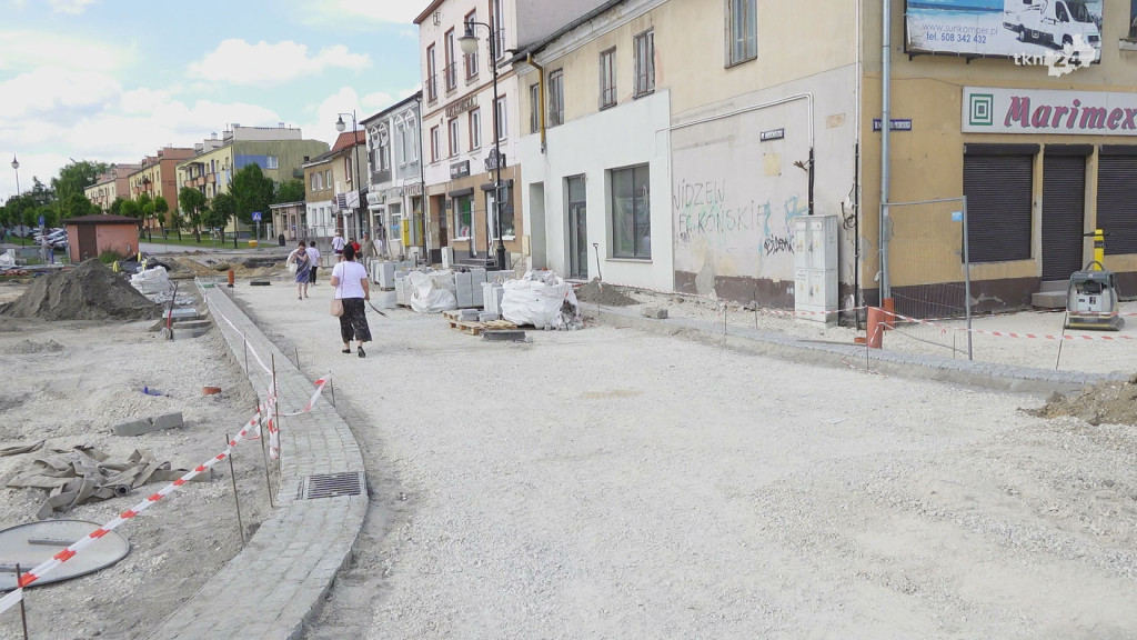 Remont ulic w centrum Końskich zbliża się do końca! Trwają ostatnie prace [wideo, zdjęcia]
