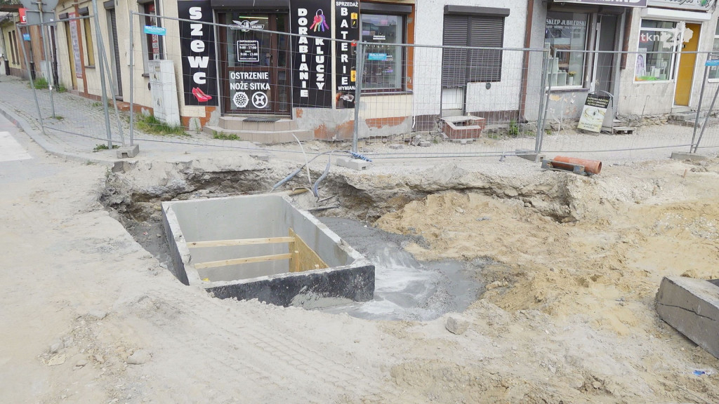 Remont ulic w centrum Końskich zbliża się do końca! Trwają ostatnie prace [wideo, zdjęcia]