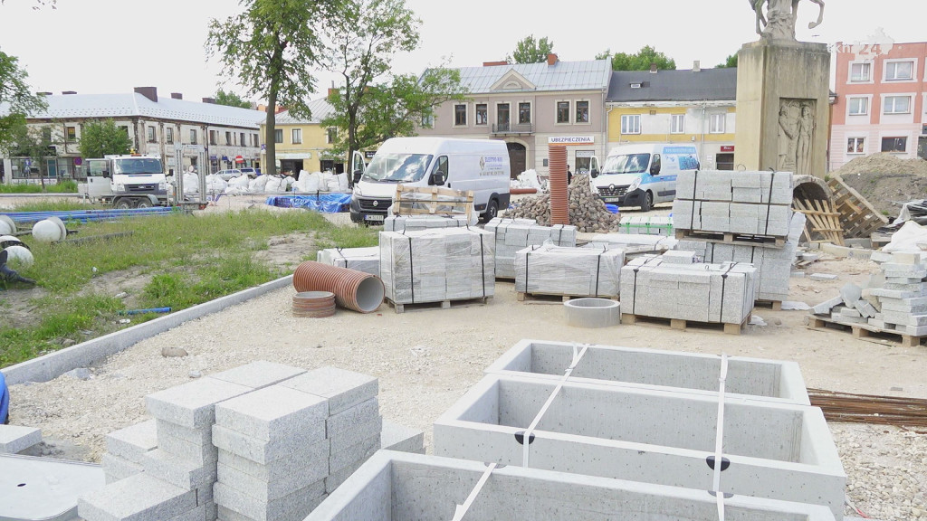 Remont ulic w centrum Końskich zbliża się do końca! Trwają ostatnie prace [wideo, zdjęcia]