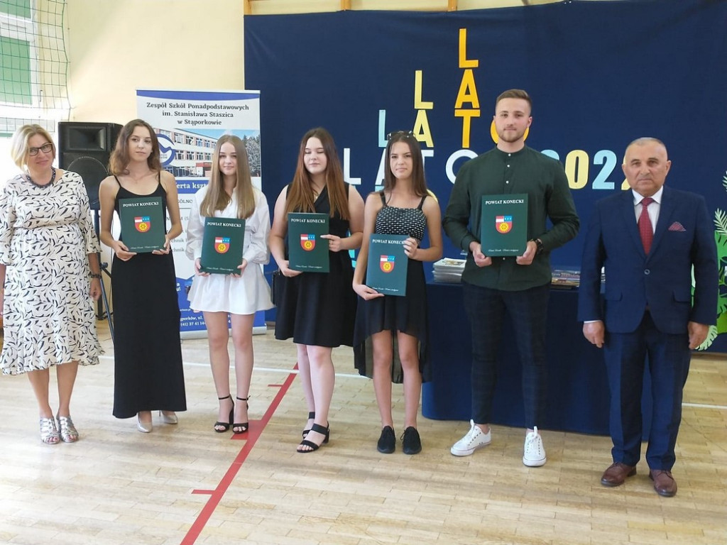 Koniec roku szkolnego szkół średnich w powiecie koneckim [zdjęcia]
