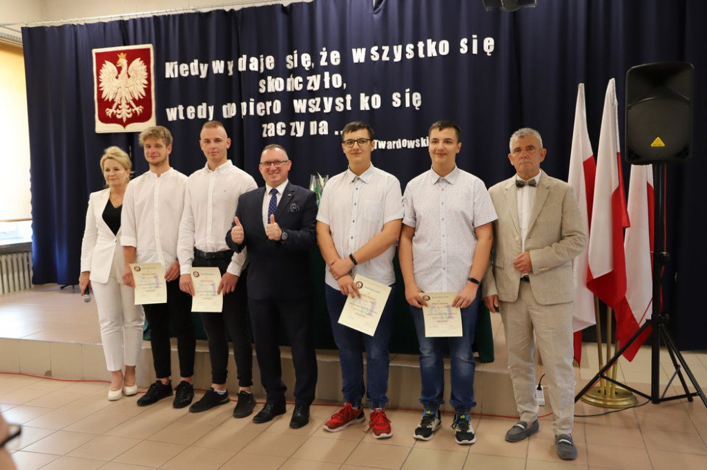 Koniec roku szkolnego szkół średnich w powiecie koneckim [zdjęcia]