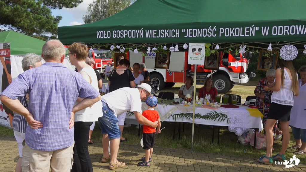 Biesiadowanie z Kołami Gospodyń Wiejskich w Stąporkowie [wideo, zdjęcia]