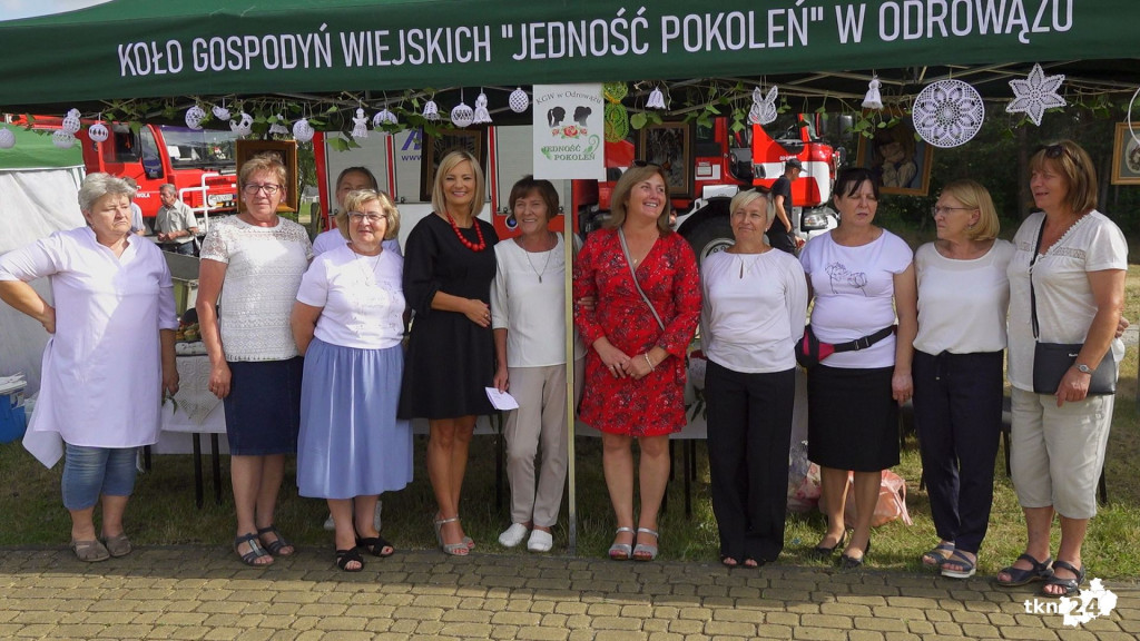 Biesiadowanie z Kołami Gospodyń Wiejskich w Stąporkowie [wideo, zdjęcia]