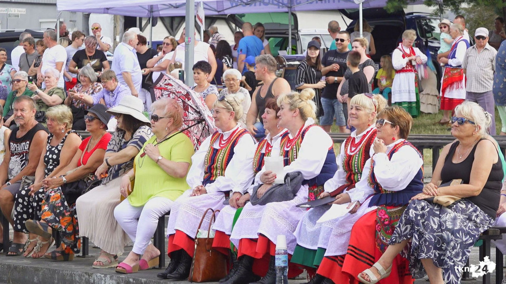 Biesiadowanie z Kołami Gospodyń Wiejskich w Stąporkowie [wideo, zdjęcia]