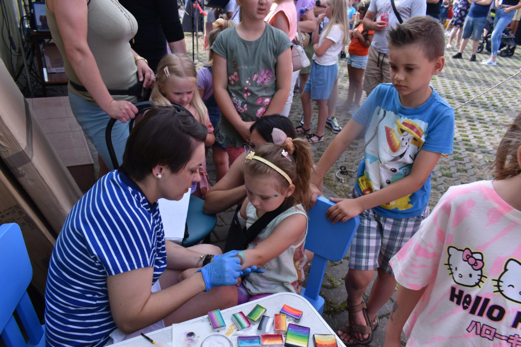 Rodzinna zabawa podczas pikniku w Rogowie [zdjęcia]