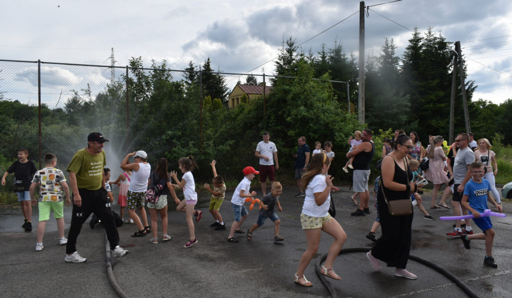 Rodzinna zabawa podczas pikniku w Rogowie [zdjęcia]