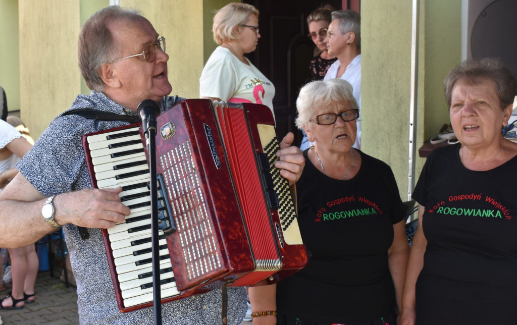 Rodzinna zabawa podczas pikniku w Rogowie [zdjęcia]