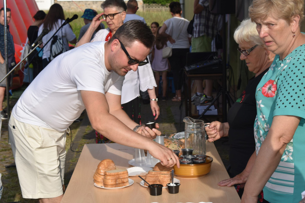 Rodzinna zabawa podczas pikniku w Rogowie [zdjęcia]