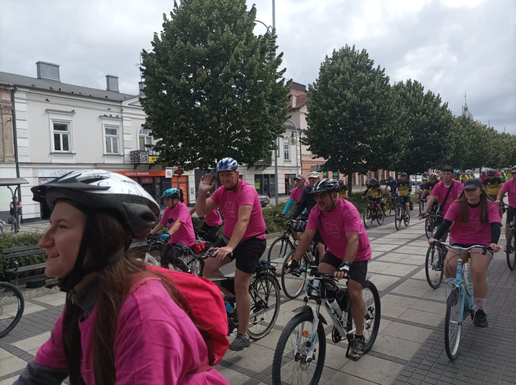 Rowerowa pielgrzymka z Modliszewic dotarła do Jasnej Góry [zdjęcia]