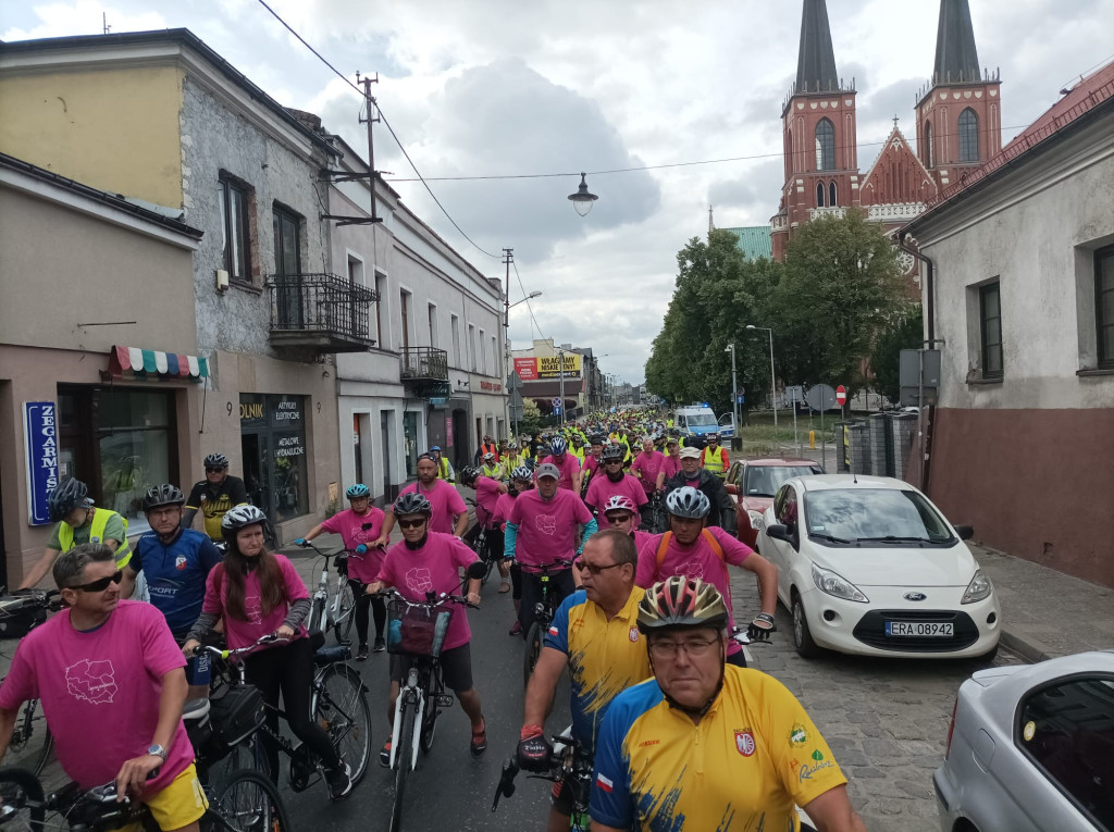 Rowerowa pielgrzymka z Modliszewic dotarła do Jasnej Góry [zdjęcia]