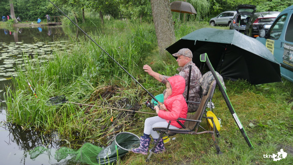 Wędkarskie wakacje dla dzieci zainicjowano w Baryczy [fotorelacja]