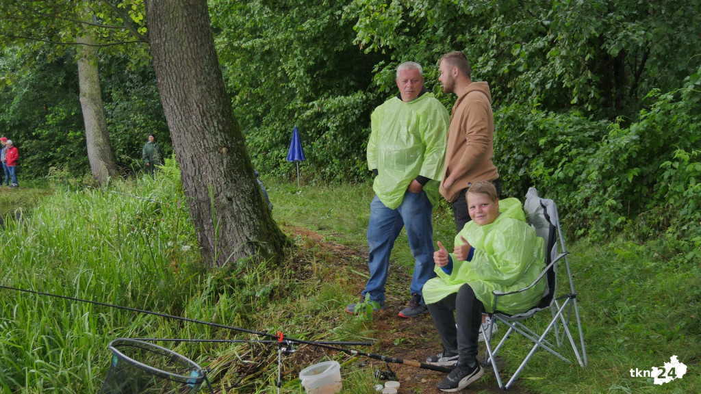 Wędkarskie wakacje dla dzieci zainicjowano w Baryczy [fotorelacja]