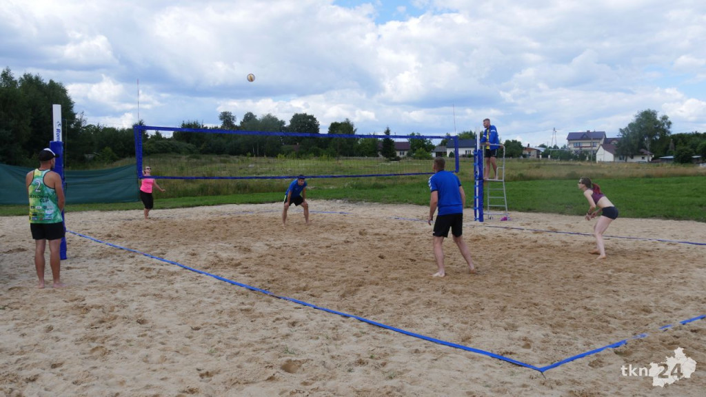 Turniej siatkówki plażowej mixtów na nowych boiskach nad Antoniowem [Zdjęcia]