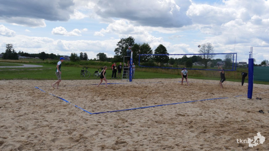 Turniej siatkówki plażowej mixtów na nowych boiskach nad Antoniowem [Zdjęcia]