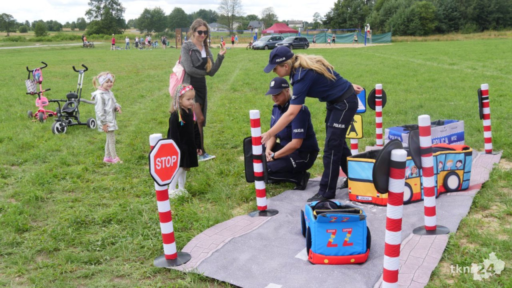 Turniej siatkówki plażowej mixtów na nowych boiskach nad Antoniowem [Zdjęcia]