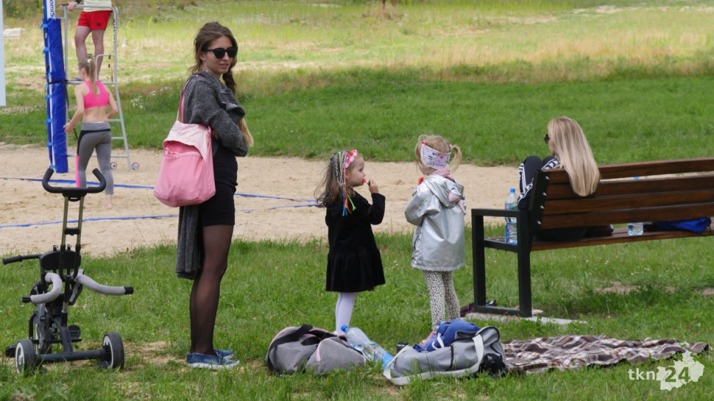 Turniej siatkówki plażowej mixtów na nowych boiskach nad Antoniowem [Zdjęcia]