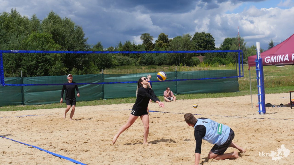 Turniej siatkówki plażowej mixtów na nowych boiskach nad Antoniowem [Zdjęcia]