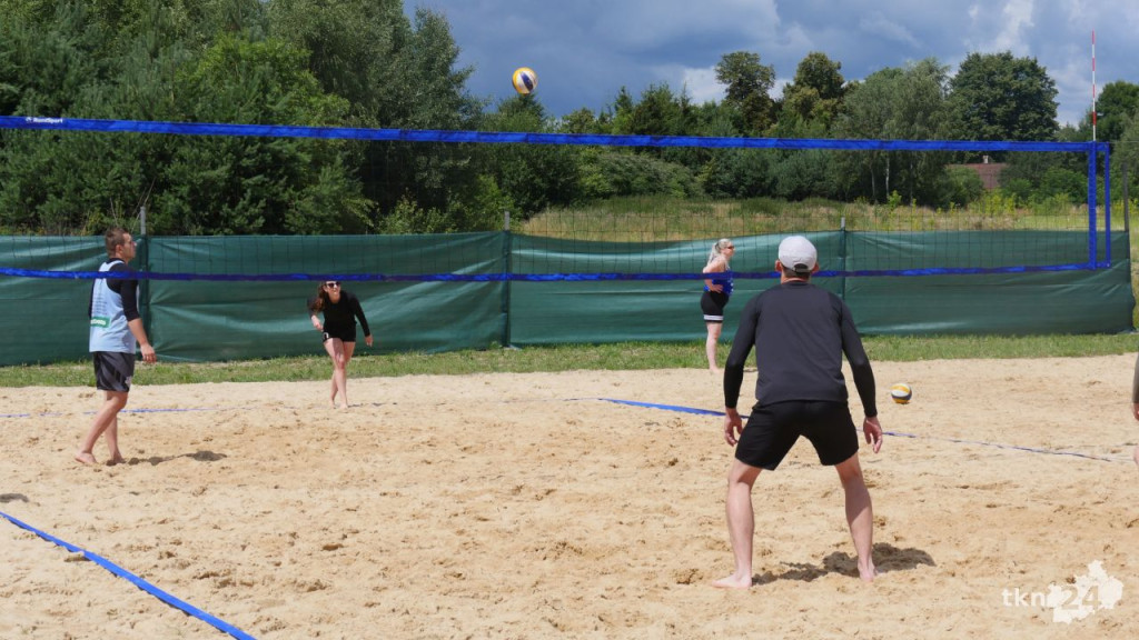Turniej siatkówki plażowej mixtów na nowych boiskach nad Antoniowem [Zdjęcia]