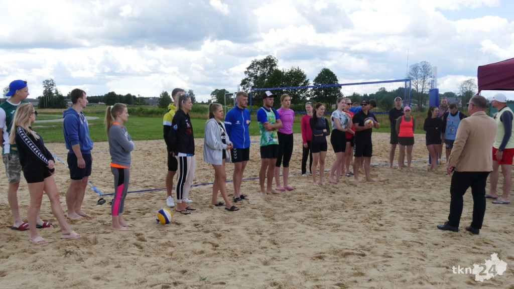 Turniej siatkówki plażowej mixtów na nowych boiskach nad Antoniowem [Zdjęcia]