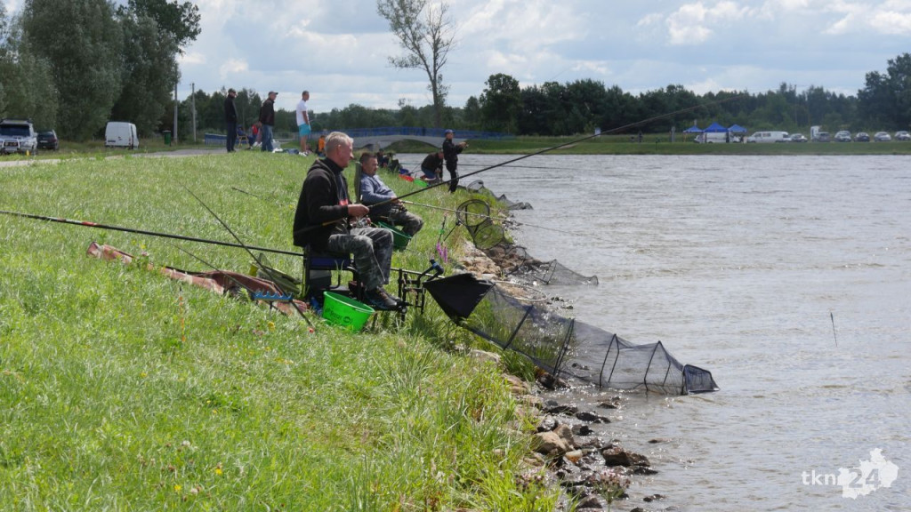 Wędkowanie o puchar Starosty Koneckiego [Zdjęcia]