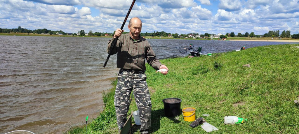 Wędkowanie o puchar Starosty Koneckiego [Zdjęcia]