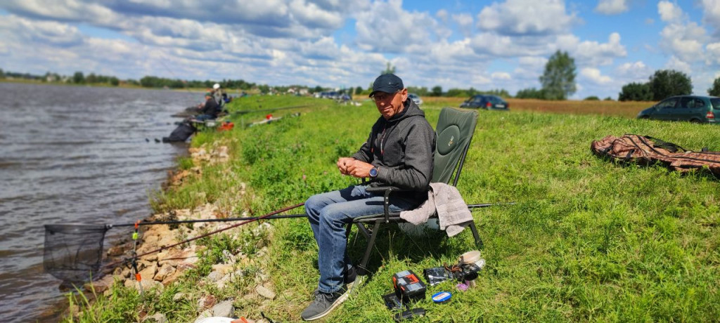 Wędkowanie o puchar Starosty Koneckiego [Zdjęcia]
