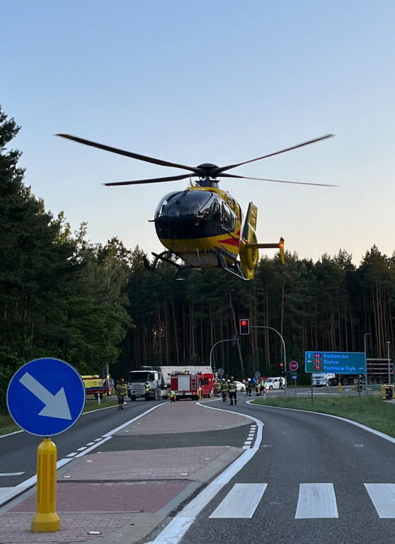 Wypadek na krzyżówkach rudzkich. Jedna osoba w szpitalu [foto]