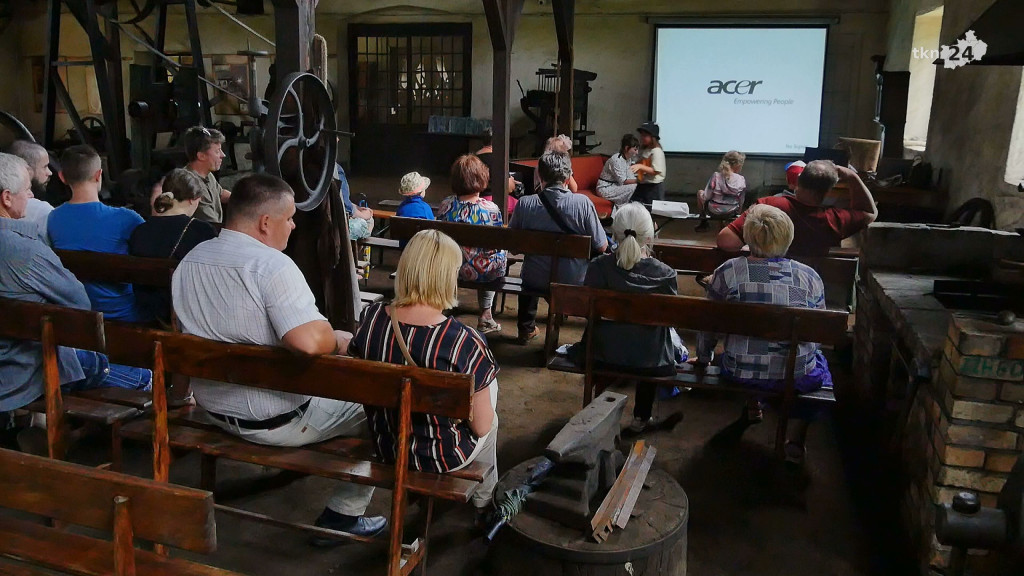 Kuźnice Koneckie 2022. Na start zwiedzanie, rozmowy o słuchowisku i kino [wideo, zdjęcia]