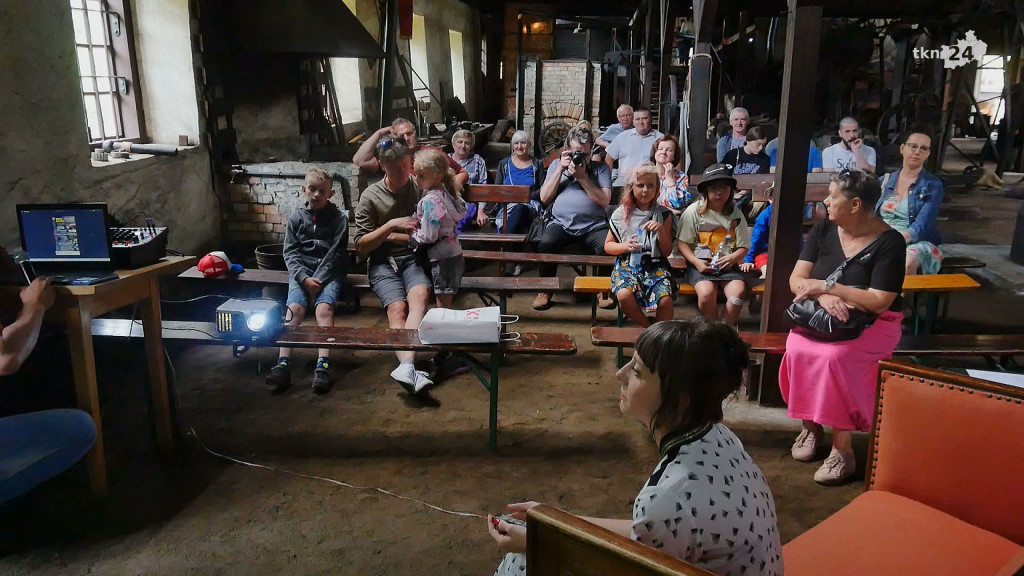 Kuźnice Koneckie 2022. Na start zwiedzanie, rozmowy o słuchowisku i kino [wideo, zdjęcia]