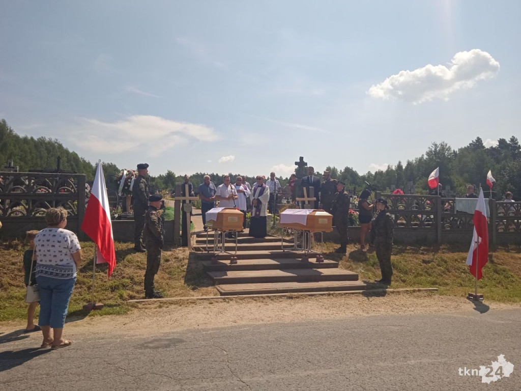 Pogrzeb nieznanych Ułanów w Pilczycy [Zdjęcia]